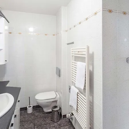 Villa Granitz, Ostseebad Sellin, Insel Ruegen, Ostseebrise * ゼリン